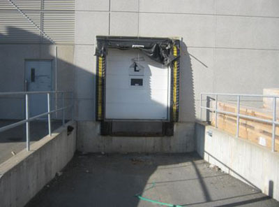 Shipping dock for billet (round logs)
